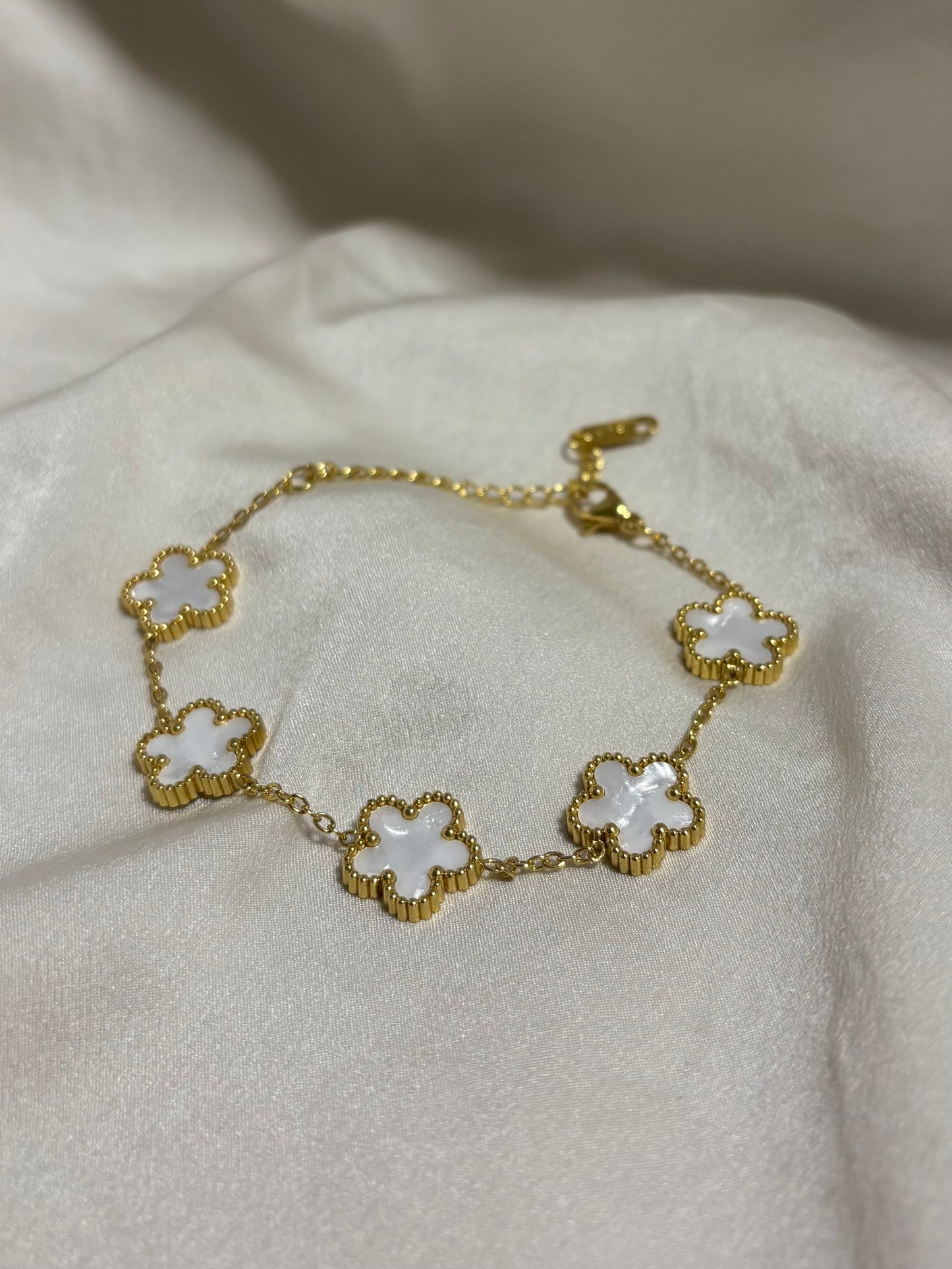 white Clover Armband | 18K vergoldet
